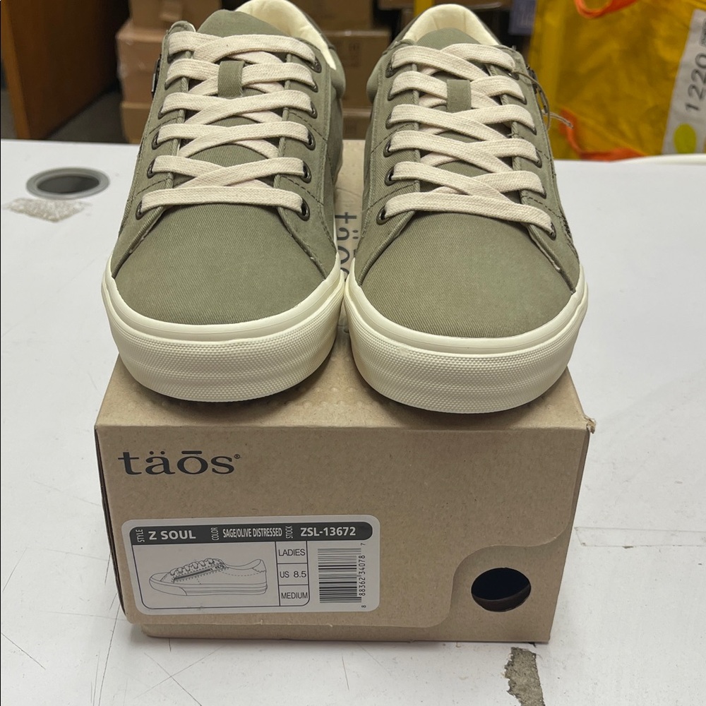 Taos Footwear Women's Sage Green Sneakers